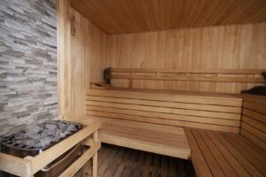 Sauna, terapia de contraste e cold plunge: tradição finlandesa, recovery e bem-estar
